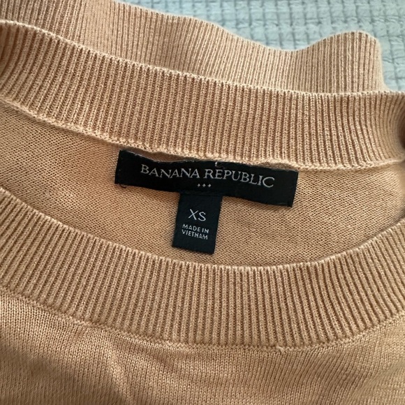 Banana Republic Tan Long Sleeve Fitted Tee - Picture 4 of 4
